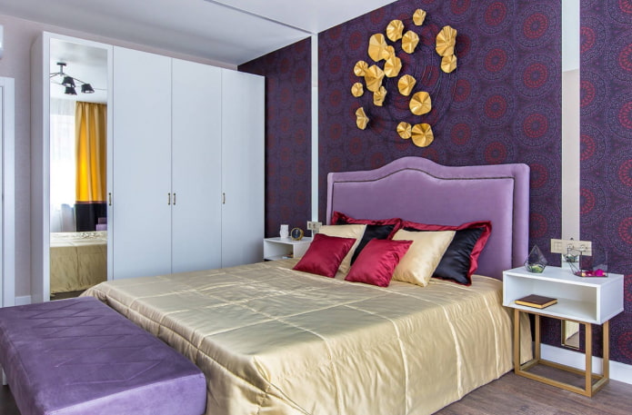 quarto em tons de roxo