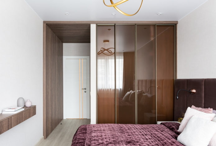 guarda-roupa no quarto