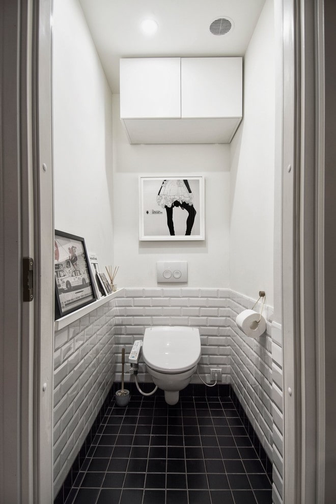 móveis no banheiro de um apartamento em Khrushchev
