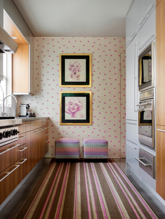 design decorativo de uma cozinha estreita