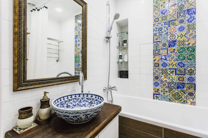 Azulejos marroquinos no banheiro