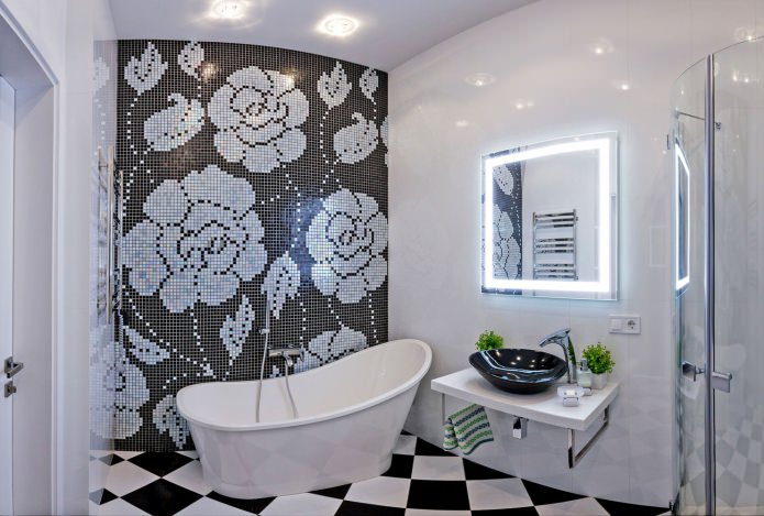 Interior de banheiro preto e branco