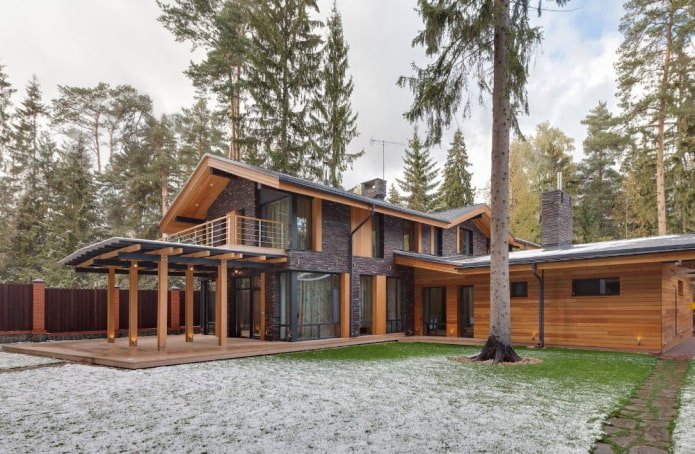 casa grande em estilo escandinavo