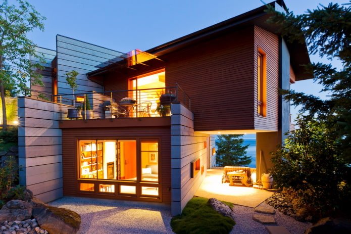 casa de madeira em estilo de alta tecnologia