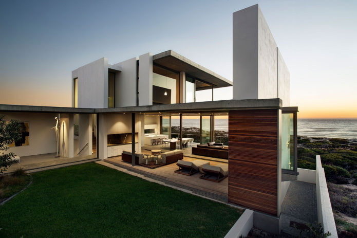 casa em estilo high-tech à beira-mar