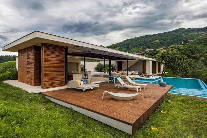 casa com terraço em estilo high-tech