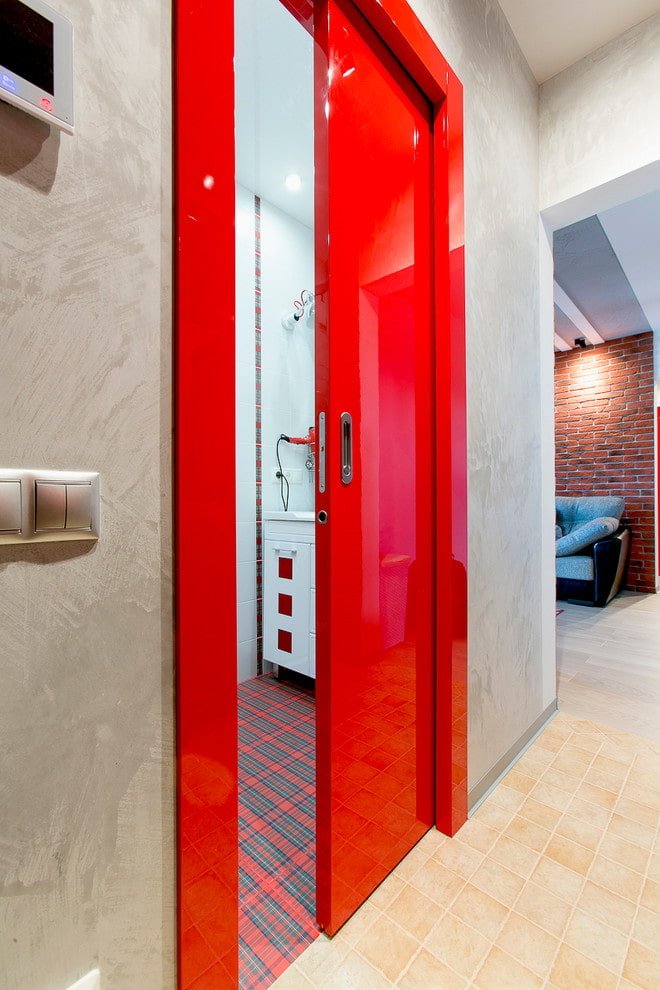 portas vermelhas no interior em estilo loft