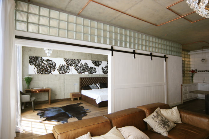 portas de celeiro em um interior estilo loft