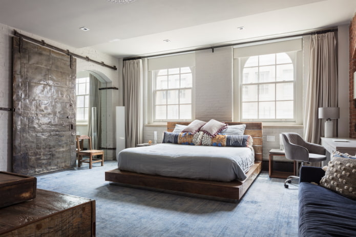 portas de metal no interior em estilo loft