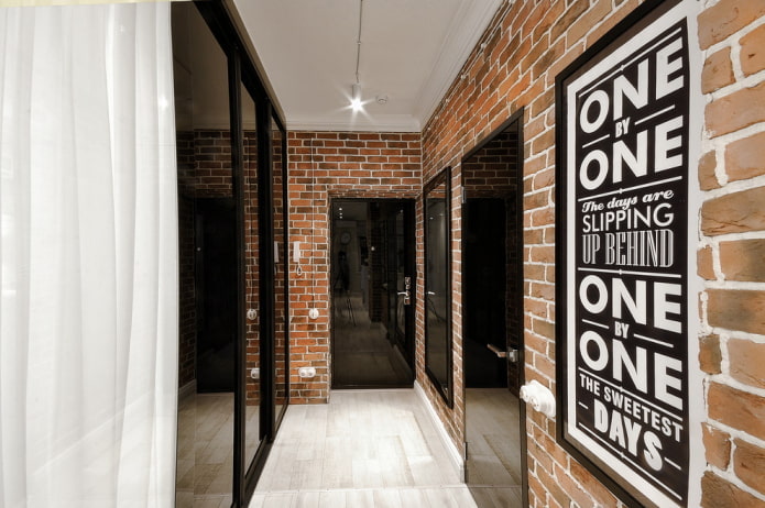 portas de plástico no corredor em estilo loft