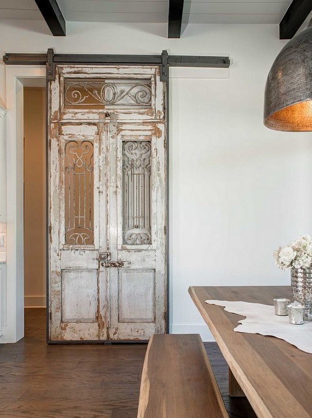 portas de correr no interior em estilo provençal
