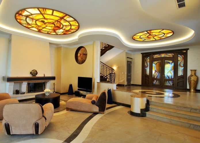 portas no interior da sala de estar em estilo Art Nouveau