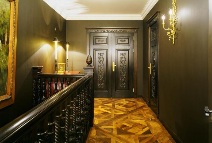 portas wengué com padrões no interior