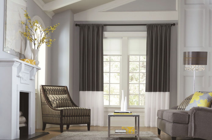 cortinas de duas cores com uma listra na parte inferior