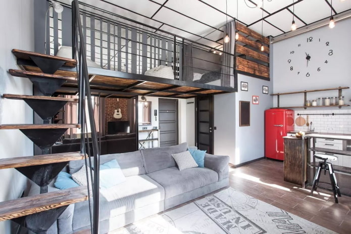 interior de um apartamento de dois andares em estilo loft