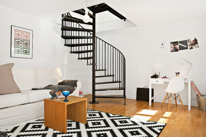 interior de um apartamento de dois andares em estilo escandinavo