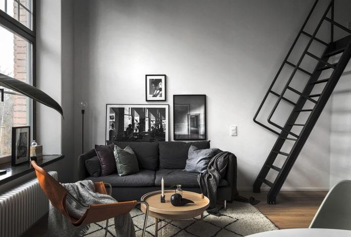 interior de um apartamento de dois andares em estilo escandinavo