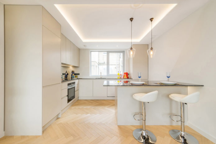 design de dois níveis com iluminação na cozinha
