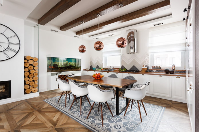 design de dois níveis com vigas na cozinha