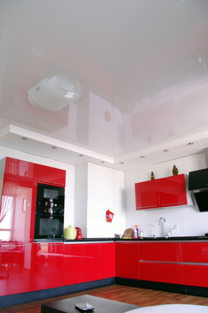 design de canto de dois níveis na cozinha
