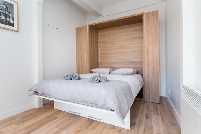 cama de casal-guarda-roupa no interior