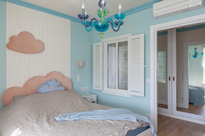 janela de imitação em quarto de criança