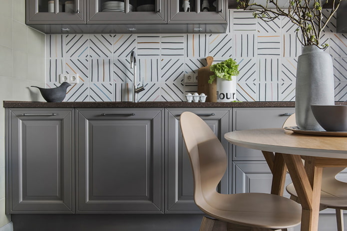 azulejos cerâmicos na decoração do backsplash da cozinha