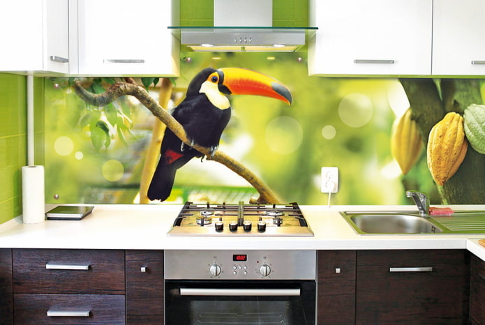 plástico no acabamento do avental de cozinha