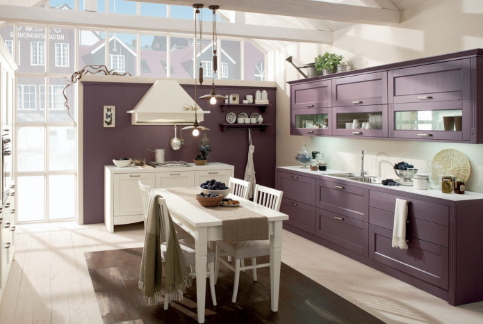 cozinha em tons de roxo no estilo provençal