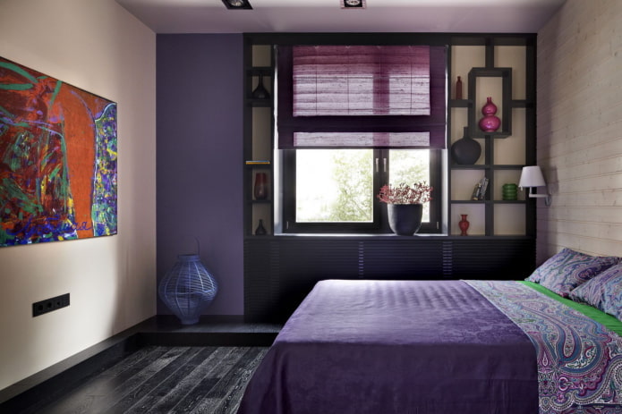 interior de quarto bege e roxo
