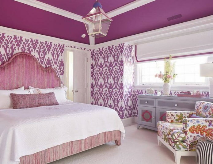 interior de quarto rosa e lilás