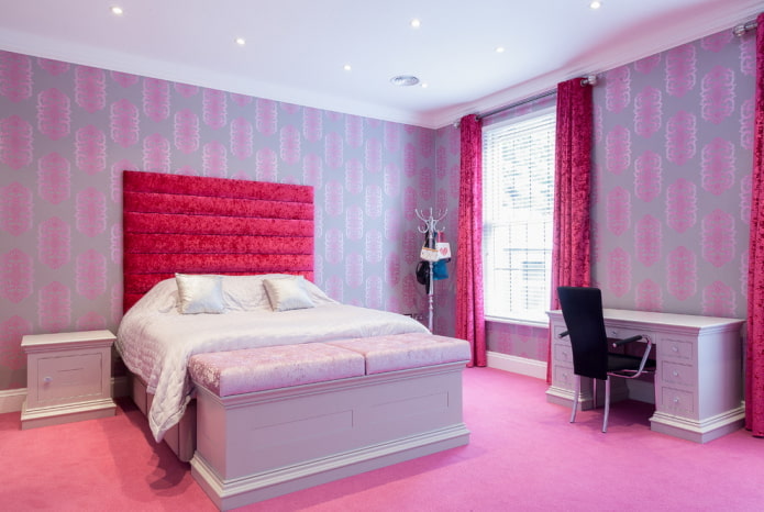 interior de quarto rosa e lilás