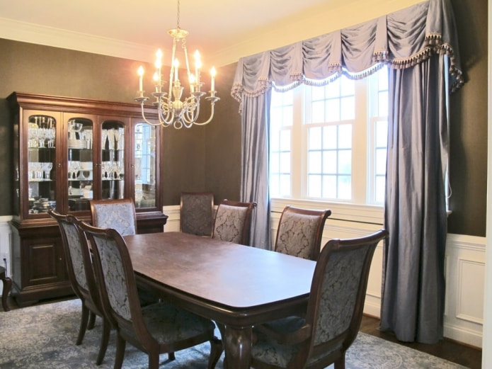Cortinas com lambrequim