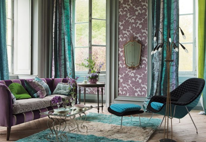 uma combinação de roxo e turquesa no interior