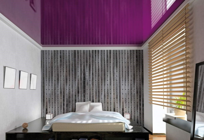 teto tenso roxo brilhante no quarto