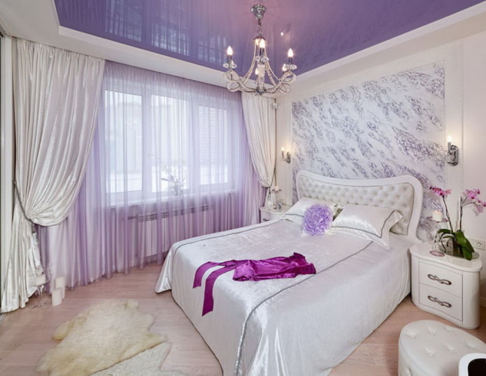 teto roxo e branco no quarto