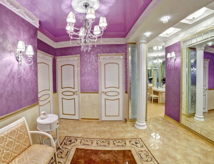 teto violeta no corredor