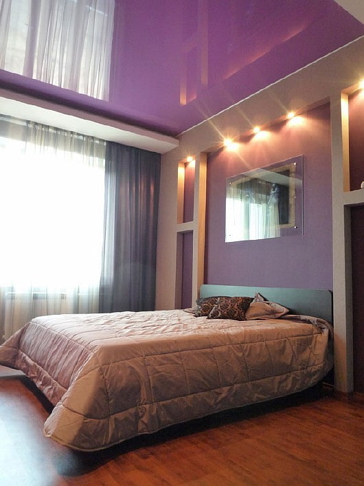 teto tenso roxo brilhante
