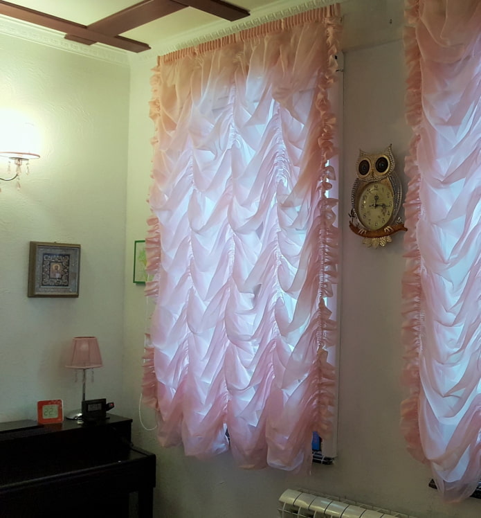 cortinas rosa toldos no interior