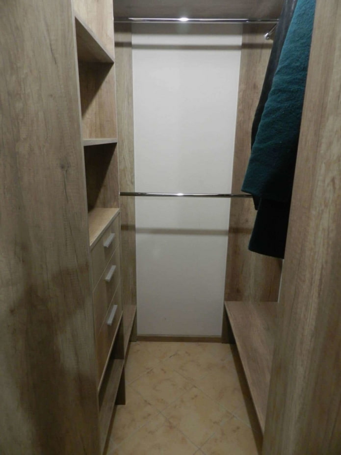 guarda-roupa em miniatura