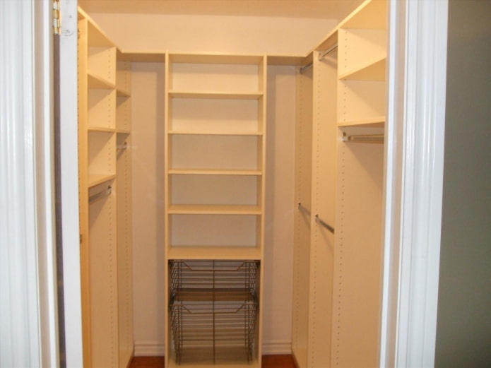 Guarda-roupa em formato de U