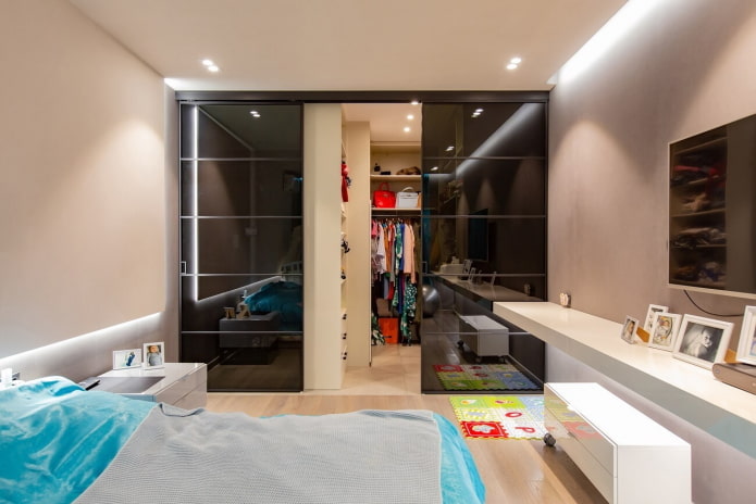 design de guarda-roupa no interior do quarto