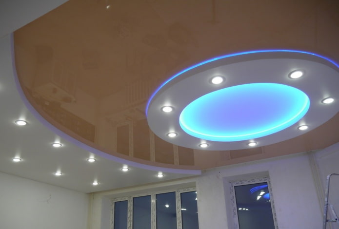 gesso cartonado e teto tenso com retroiluminação