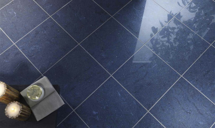 azulejo brilhante no chão