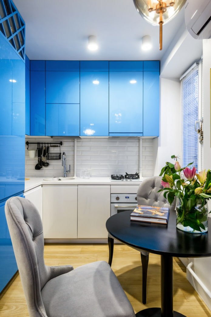 cozinha brilhante azul