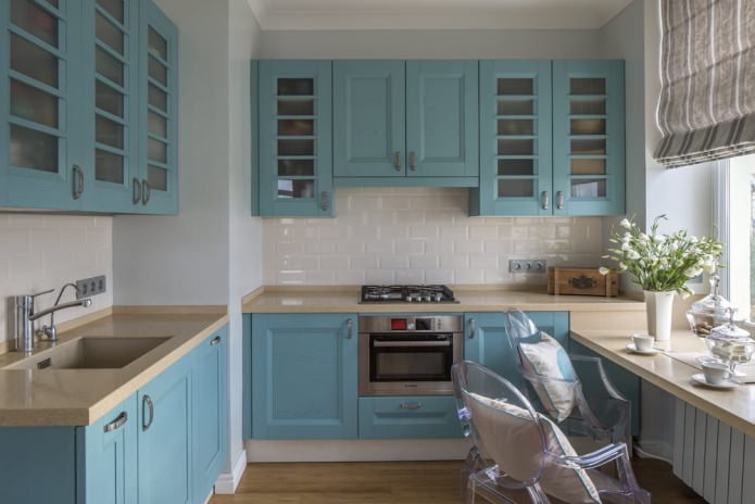 cozinha com conjunto azul