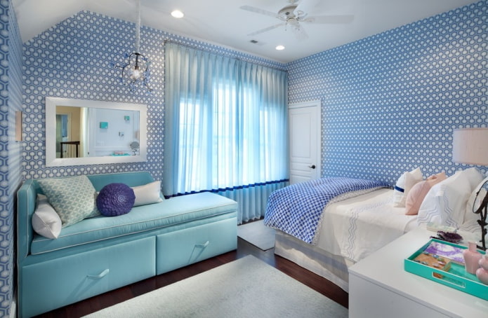 decoração no interior de um quarto infantil em tons de azul