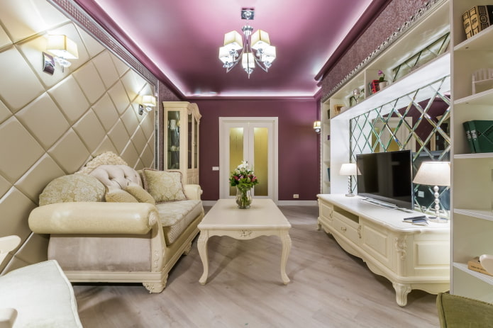 interior de uma sala de estar bege em estilo clássico