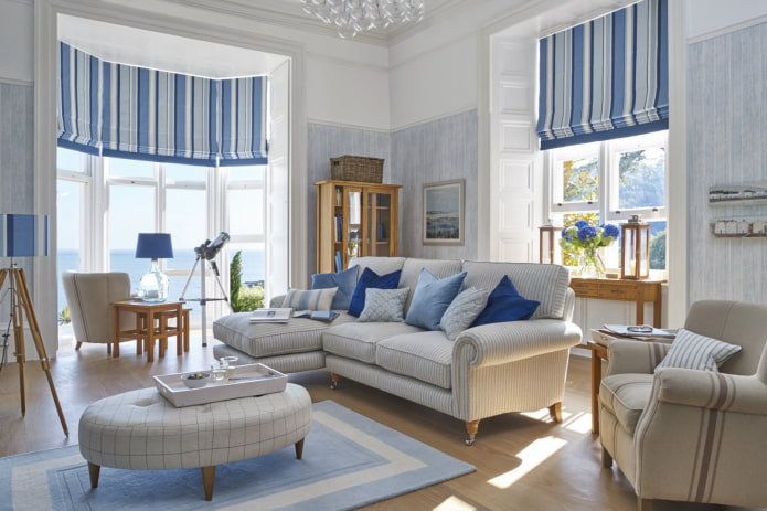 sala de estar azul em estilo mediterrâneo