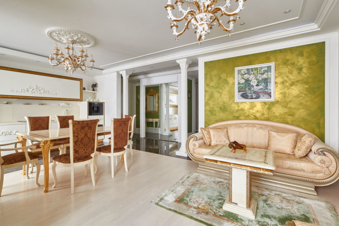 sala de estar clássica com detalhes brilhantes